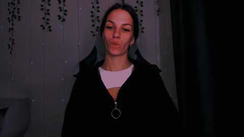 karla_lim online show from September 10, 6:02 am