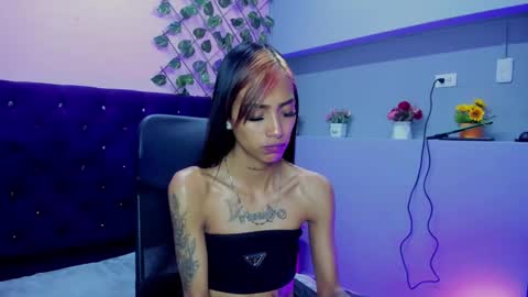 karlaslutskinny__ online show from October 28, 3:18 pm