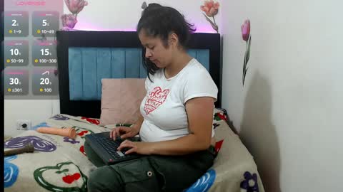 karlyxs online show from April 9, 12:43 pm