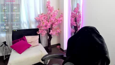 karol online show from June 4, 9:30 pm