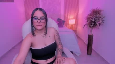karol_priston online show from April 21, 3:13 am