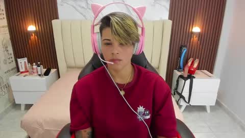 Karoll online show from February 25, 2:36 am