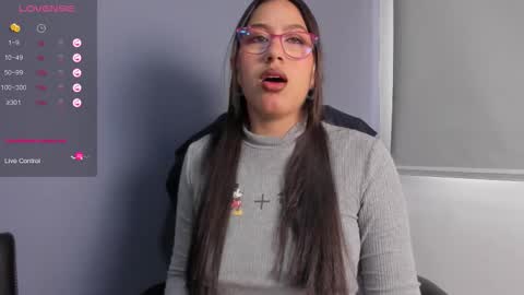 Snapshot of karoline21_ chatting on September 12, 12:23 pm Karoline  online show from September 12, 12:23 pm