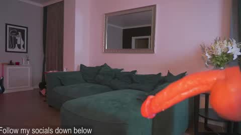 Caroline online show from November 5, 2:17 am