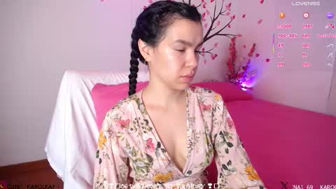 Karolina 3 online show from March 27, 2:07 pm