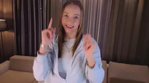 Emma online show from December 19, 2:31 pm