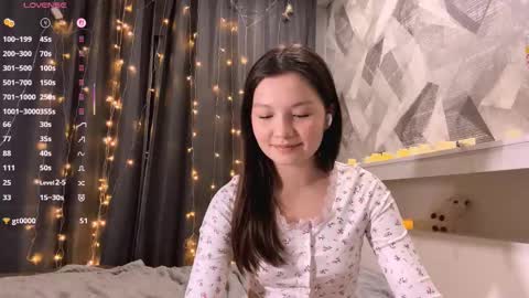 Kira online show from November 28, 10:35 pm