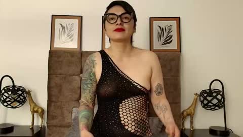 Snapshot of kat_paradisse chatting on October 8, 9:19 pm kat paradisse online show from October 8, 9:19 pm