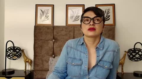 Snapshot of kat_paradisse chatting on October 7, 9:08 pm kat paradisse online show from October 7, 9:08 pm
