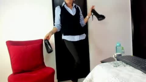 kataleya  online show from June 18, 12:54 pm
