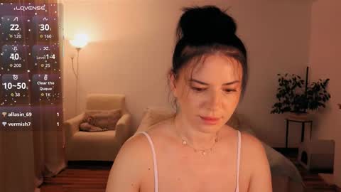 kate124680 online show from January 18, 11:01 pm