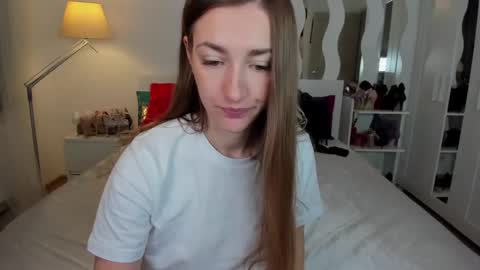 kate_redgar online show from March 3, 1:37 pm