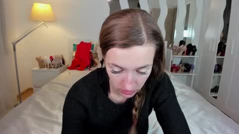 kate_redgar online show from February 16, 1:49 pm