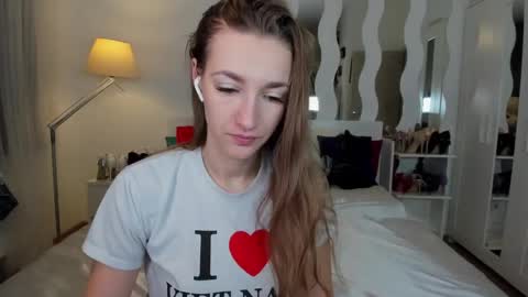 kate_redgar online show from February 5, 3:31 pm