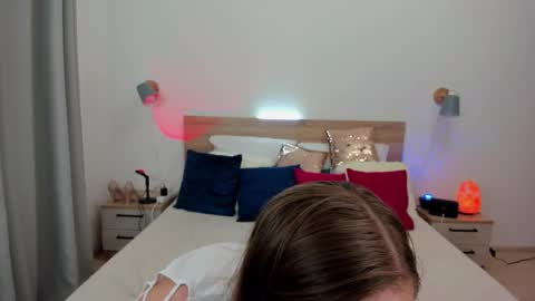 kate_redgar online show from September 21, 4:38 pm