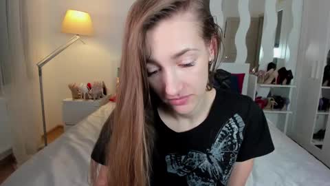 kate_redgar online show from February 15, 2:00 pm