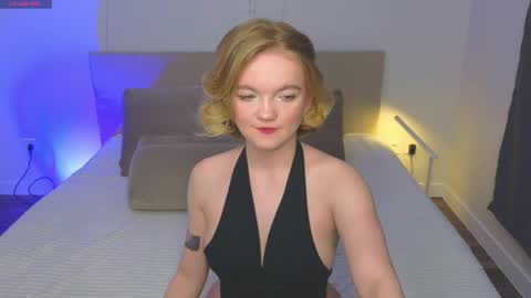 katebunnys online show from April 9, 11:15 am