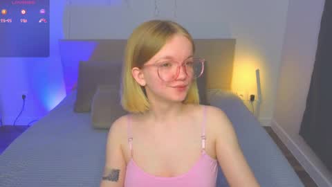 katebunnys online show from April 11, 4:40 am