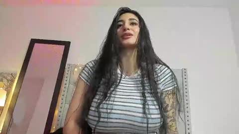 love meeee online show from April 16, 9:39 pm