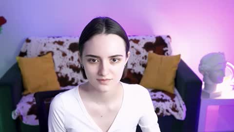 katewillows online show from March 22, 4:29 am