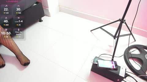 Snapshot of katey_curvy01 chatting on December 14, 10:07 pm katey Curvy01 online show from December 14, 10:07 pm