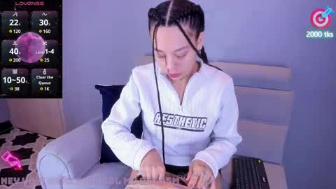 Snapshot of kathegomez_ chatting on February 25, 8:47 am KatheGomez  online show from February 25, 8:47 am