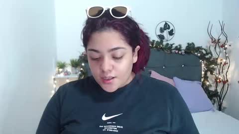 kathygonzalez_ online show from December 23, 11:25 am