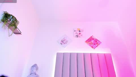 Katia  online show from November 6, 3:40 pm