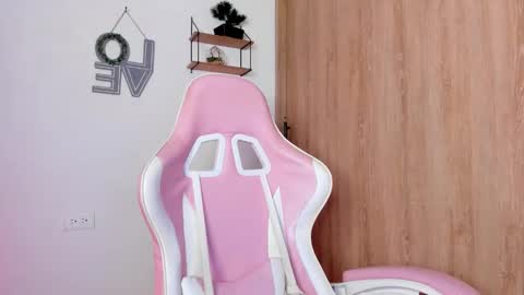 Katie online show from November 17, 1:39 am