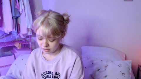 Katie Deville online show from February 13, 10:00 pm