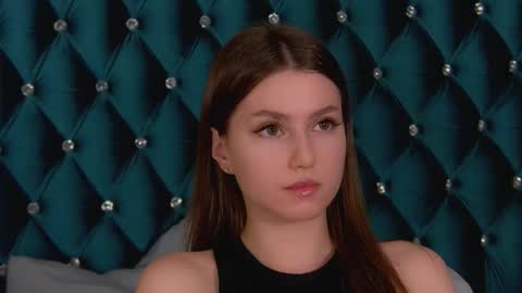 katiereeves online show from October 21, 6:45 pm