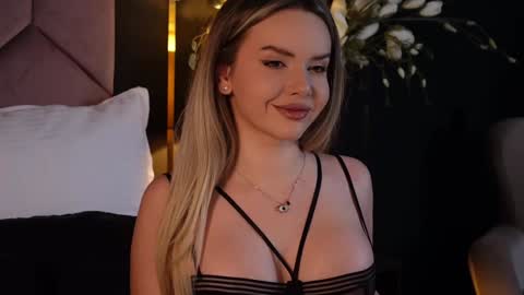Snapshot of katjolie chatting on January 23, 9:07 pm KatJolie online show from January 23, 9:07 pm
