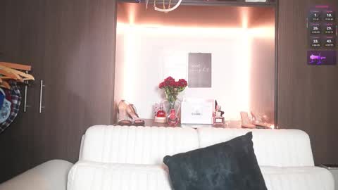 K A T L Y N  online show from February 16, 6:52 pm