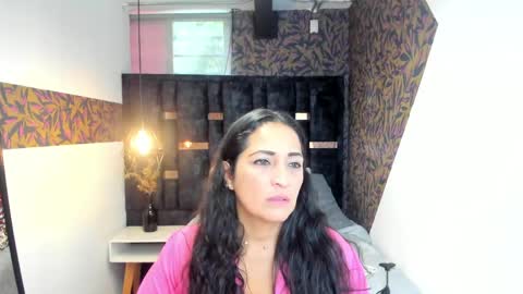 K A T T E  online show from April 18, 7:18 pm