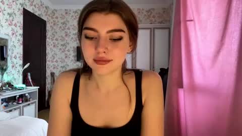 Molly online show from June 14, 7:09 am