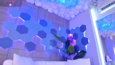    online show from March 6, 8:26 pm