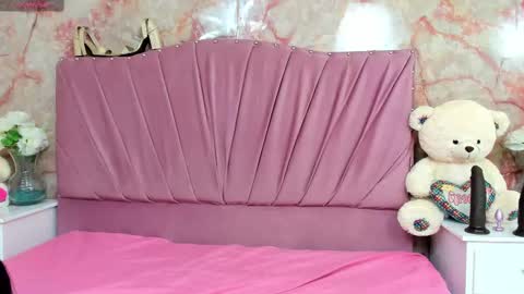 katysweetas online show from September 18, 9:24 pm