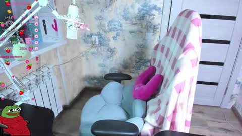 Kira-chan  online show from February 22, 10:04 pm