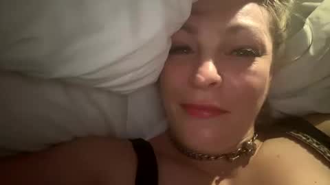 Snapshot of kay_la chatting on October 16, 11:24 am kay_la online show from October 16, 11:24 am
