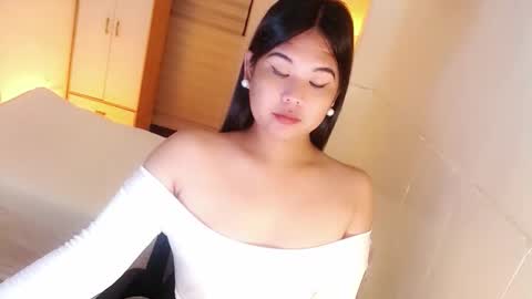 Y O U R        F U T U R E       K A Y L E E  online show from October 12, 10:34 pm