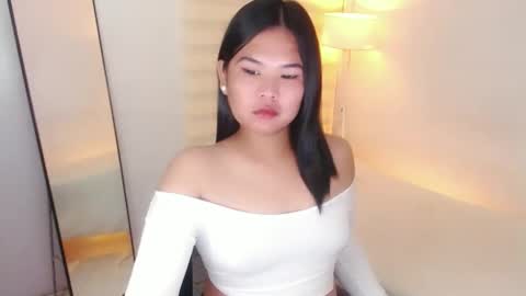 Y O U R        F U T U R E       K A Y L E E  online show from February 25, 7:09 am