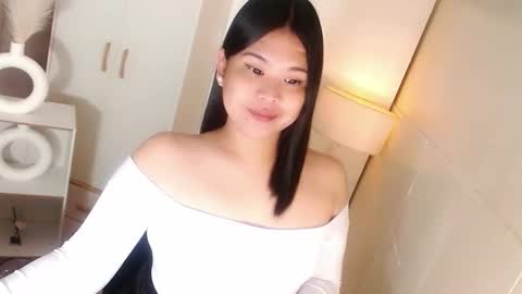 Y O U R        F U T U R E       K A Y L E E  online show from February 11, 10:33 pm