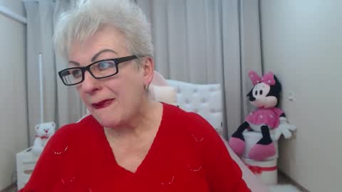 kaylesmoll online show from February 21, 8:09 pm