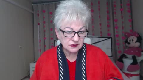 kaylesmoll online show from February 11, 8:21 pm