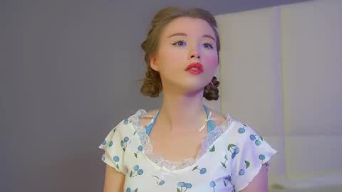 Keira online show from May 5, 6:33 pm