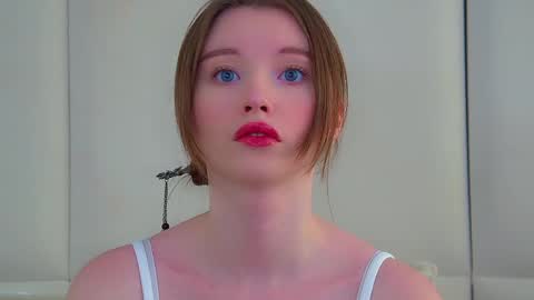 Keira online show from May 24, 9:08 am