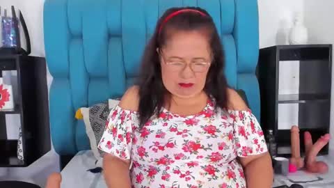   online show from March 4, 12:44 pm