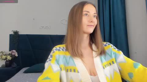 Kelly XO online show from December 9, 1:02 pm