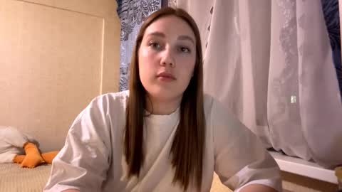 Mia online show from October 23, 1:28 pm