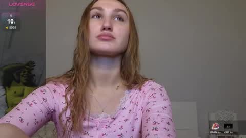 Snapshot of kellykeat chatting on September 30, 6:57 pm Princess Kelly online show from September 30, 6:57 pm